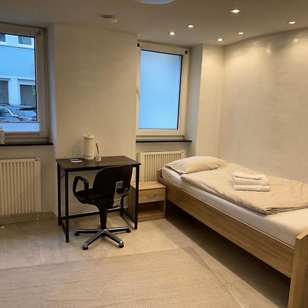 City Apartment Stadtwohnung Mit Kueche Und Netflix Nahe Bahnhof Sinsheim Exterior foto