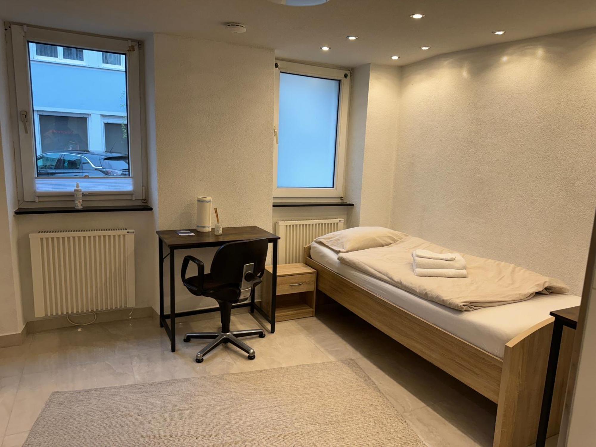 City Apartment Stadtwohnung Mit Kueche Und Netflix Nahe Bahnhof Sinsheim Exterior foto